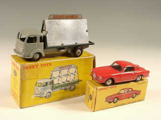 Lot 308 - DINKY TOYS FRANCE (2)