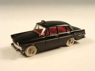 Lot 306 - DINKY TOYS FRANCE (1)