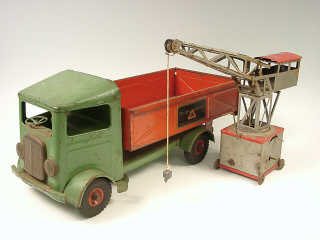 Lot 632 - DIVERS (2)