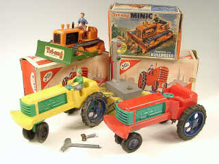 Lot 663 - DIVERS (3)