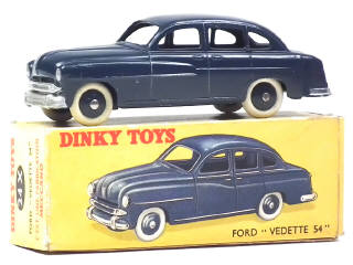 Lot 395 - DINKY TOYS (FRANCE) (1)