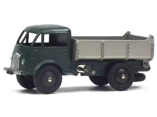 Lot 419 - DINKY TOYS (FRANCE) (1)