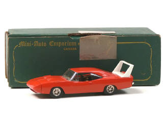 Lot 373 - M.A.E. SCALE MODELS (CANADA) (1)