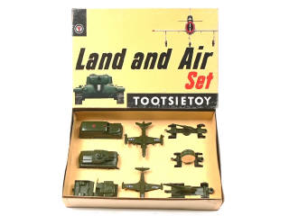Lot 245 - TOOTSIETOY (USA) (1)