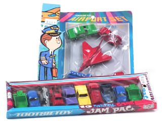 Lot 247 - TOOTSIETOY (USA) (14)