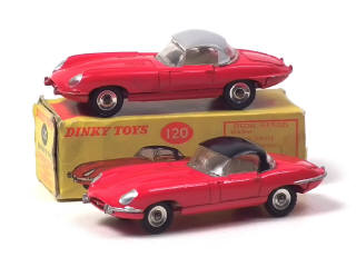 Lot 524 - DINKY TOYS (GB) (2)
