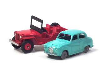 Lot 529 - DINKY TOYS (GB) (2)