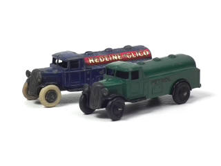 Lot 537 - DINKY TOYS (GB) (2)