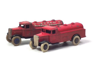 Lot 535 - DINKY TOYS (GB) (2)