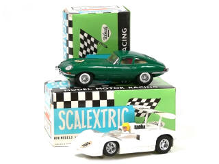 Lot 568 - SCALEXTRIC (2)