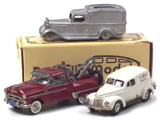 Lot 730 - BROOKLIN MODELS & DIVERS (3)