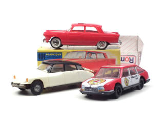 Lot 445 - FRANCE JOUETS (FRANCE) (3)
