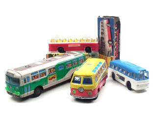 Lot 502 - DIVERS (4)