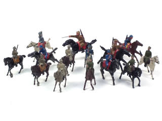 Lot 267 - FIGURINES en plomb creux (14)