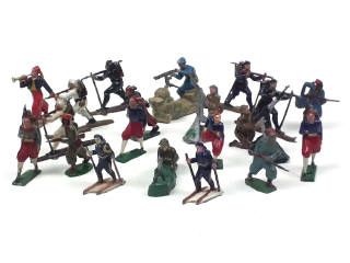 Lot 271 - FIGURINES en plomb creux (20)