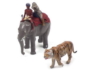 Lot 280 - FIGURINES en plomb creux (4)
