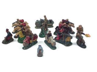 Lot 263 - FIGURINES en composition (14)