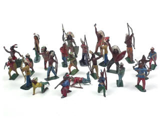 Lot 277 - FIGURINES en plomb creux (24)