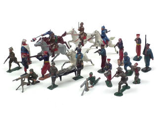 Lot 275 - FIGURINES en plomb creux (22)