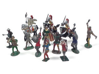Lot 266 - FIGURINES en plomb creux (13)