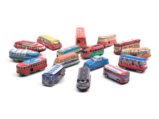 Lot 496 - DIVERS (16)