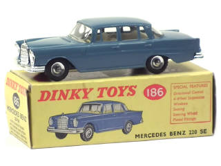 Lot 257 - DINKY TOYS (GB) (1)
