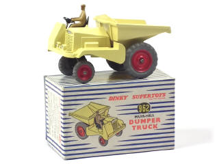 Lot 386 - DINKY TOYS (GB) (1)