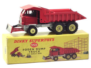 Lot 385 - DINKY TOYS (GB) (1)