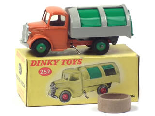 Lot 277 - DINKY TOYS (GB) (1)