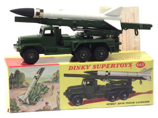 Lot 359 - DINKY TOYS (GB) (1)