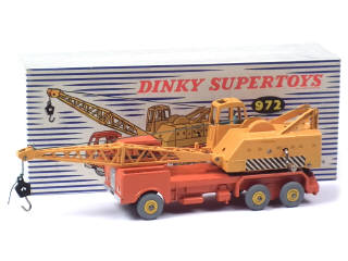 Lot 393 - DINKY TOYS (GB) (1)