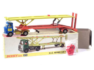 Lot 395 - DINKY TOYS (GB) (1)