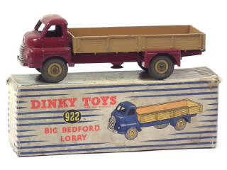 Lot 371 - DINKY TOYS (GB) (1)