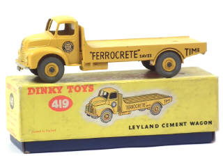 Lot 327 - DINKY TOYS (GB) (1)
