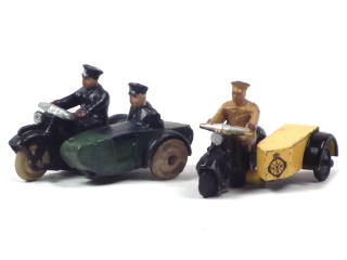 Lot 413 - DINKY TOYS (GB) (2)