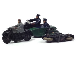 Lot 416 - DINKY TOYS (GB) (3)