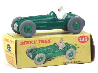 Lot 268 - DINKY TOYS (GB) (1)