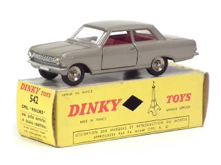 Lot 611 - DINKY TOYS (FRANCE) (1)