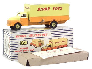 Lot 827 - DINKY TOYS (GB) (1)