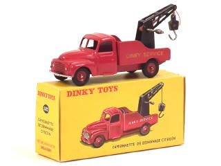 Lot 764 - DINKY TOYS (FRANCE) (1)