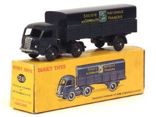 Lot 736 - DINKY TOYS (FRANCE) (1)