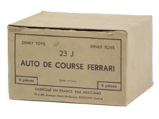 Lot 724 - DINKY TOYS (FRANCE) (1)