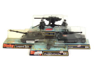 Lot 840 - DINKY TOYS (GB) (4)