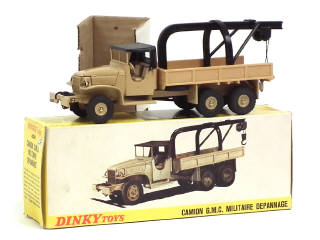 Lot 766 - DINKY TOYS (FRANCE) (1)