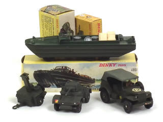 Lot 773 - DINKY TOYS (FRANCE) (4)