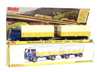 Lot 824 - DINKY TOYS (GB) (1)