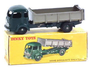 Lot 738 - DINKY TOYS (FRANCE) (1)