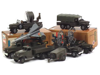 Lot 380 - FRANCE JOUETS (FRANCE) (7)