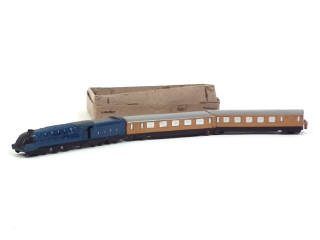 Lot 615 - DINKY TOYS (GB) (1)