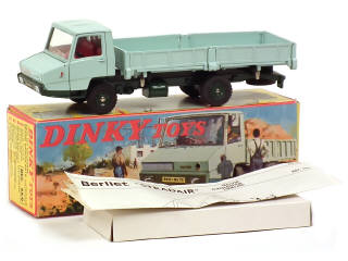 Lot 798 - DINKY TOYS (FRANCE) (1)